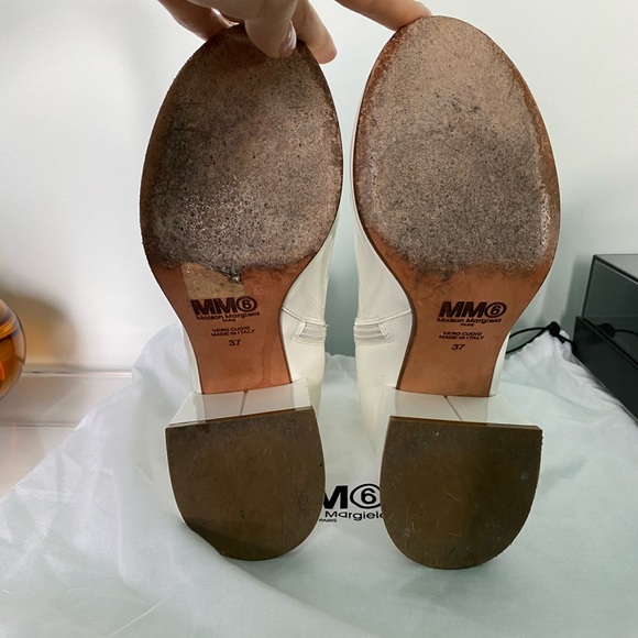 MM6 MAISON MARGIELA PATENT WHITE BOOTS - Picture 3 of 3
